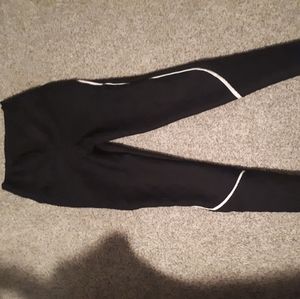 Black textured scrunched booty leggings